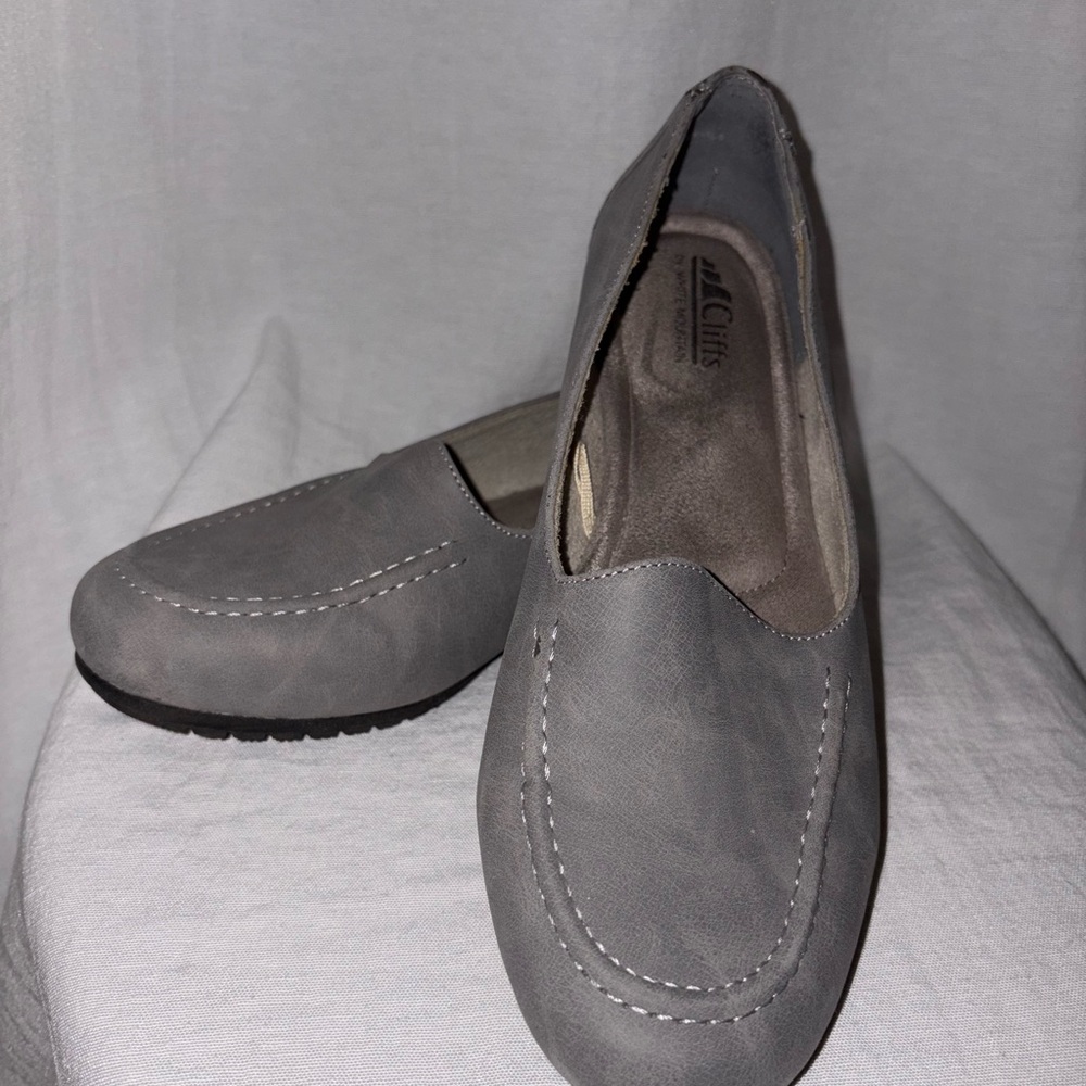 Gray Slip-On Loafers, Cliffs size 9.5